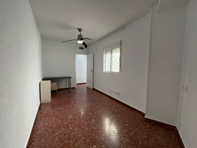 Amplio piso en alquiler en Plaza San Rafael, Córdoba — 21