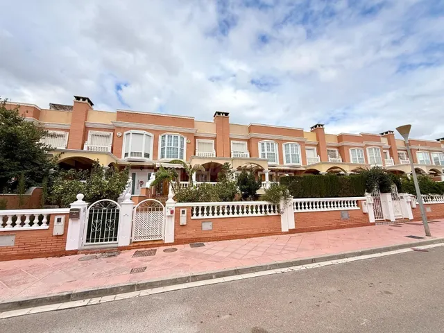 Amplio adosado en Villablanca, 'Residencial Villa Claudia' - foto 2