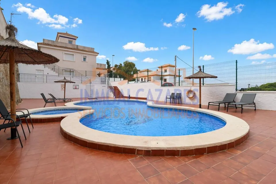 DUPLEX DE 2 habitaciones, PISCINA COMUNITARIA Y SOLARIUM CON VISTAS AL MAR. EN EL CARMOLÍ, MURCIA