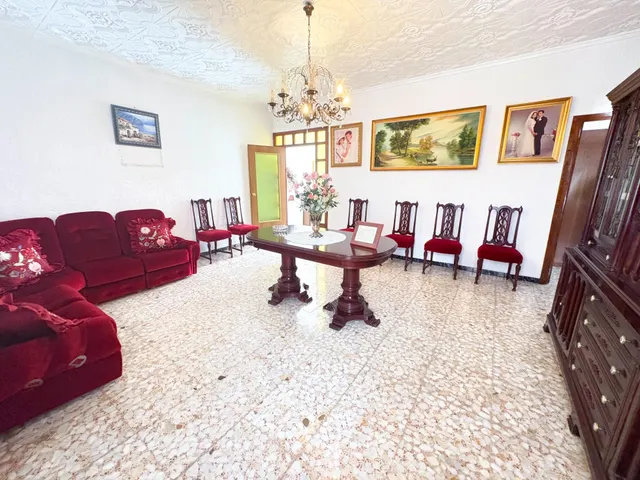 Casa con gran potencial y parcela de 225 m2 en el centro de Los Montesinos — 8