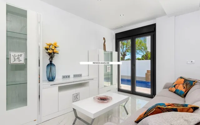 CHALET DE DISEÑO CON PISCINA PROPIA — 15