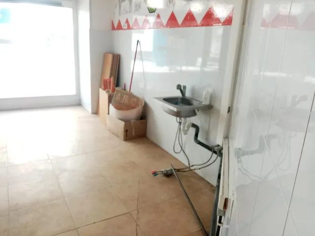 LOCAL COMERCIAL EN EL CORAZÓN DE ESTEPONA — A 100 M DE LA PLAZA CENTRAL — 22