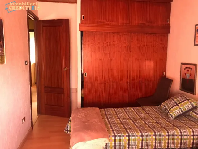 CASA CON TERRAZA Y PISO — 13