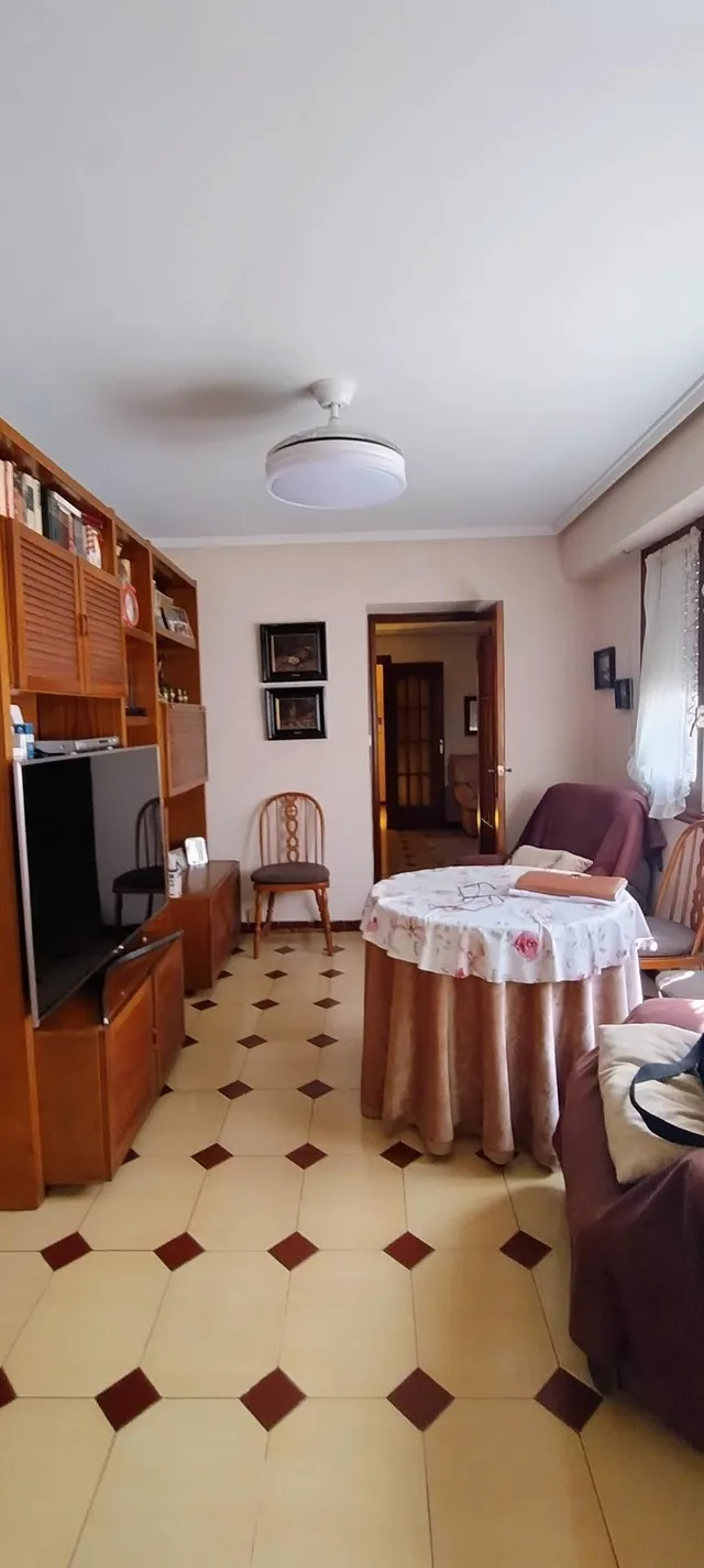 SE VENDE CHALET Y EDIFICIO DE 2 PLANTAS EN PETRER — 37