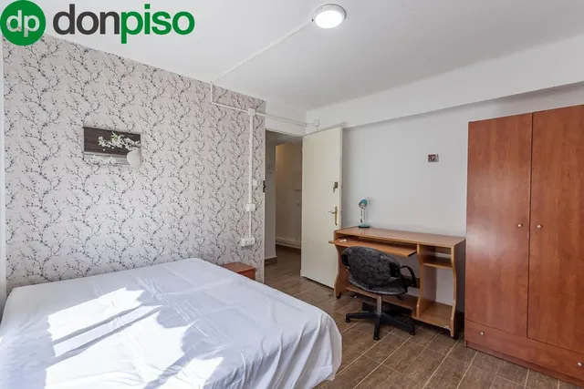 PISO JUNTO AVENIDA DE ANDALUCIA — 8