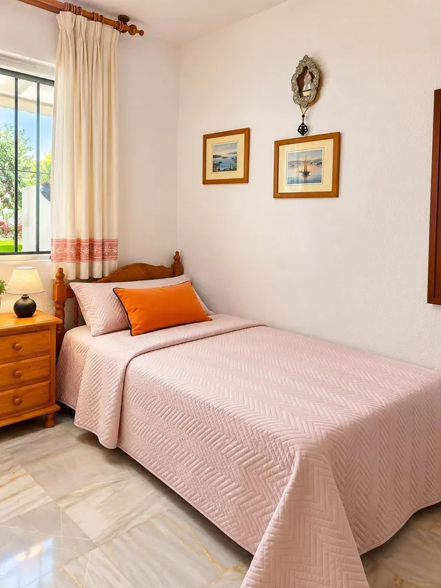 AMPLIA CASA ADOSADA Y ¡PLAZA DE APARCAMIENTO PROPIA! A 15 MINUTOS DE LA PLAYA A PIE — 16