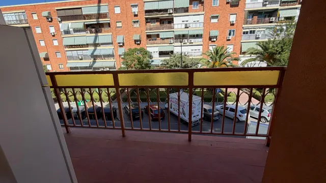 Piso de 4 dormitorios para estudiantes junto al metro en Móstoles — 23