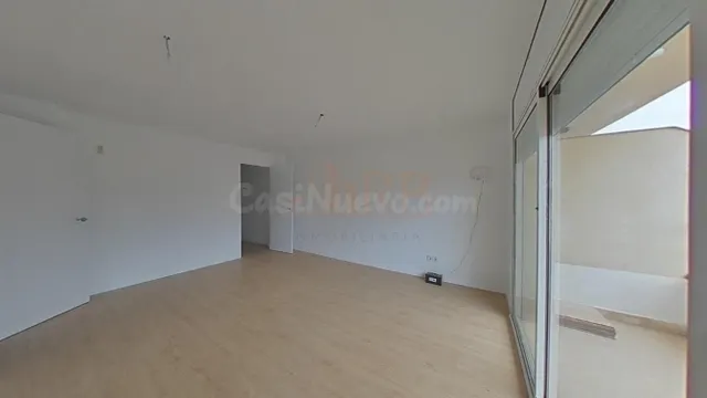 El piso que lo tiene todo: 4 habitaciones, terraza y reforma - foto 2
