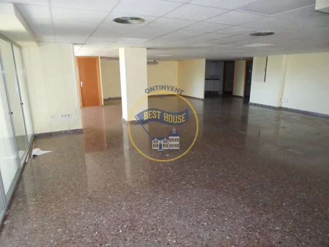 GRAN LOCAL COMERCIAL EN ZONA TRANSITADA EN ONTINYENT — 18