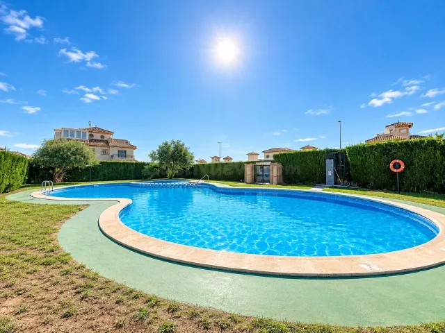 Casa 3 habitaciones 100m² en venta - La Zenia — 3
