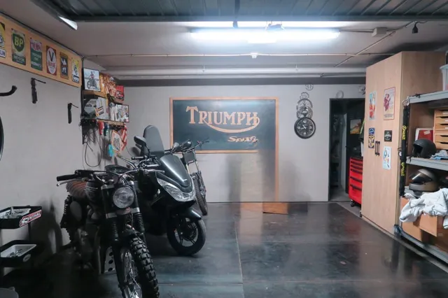ADOSADO EN ZONA AMANECER AMUEBLADO Y EQUIPADO PRECIO NEGOCIABLE — 25