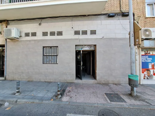 Local comercial 89m² en venta - Zona Renfe — 8