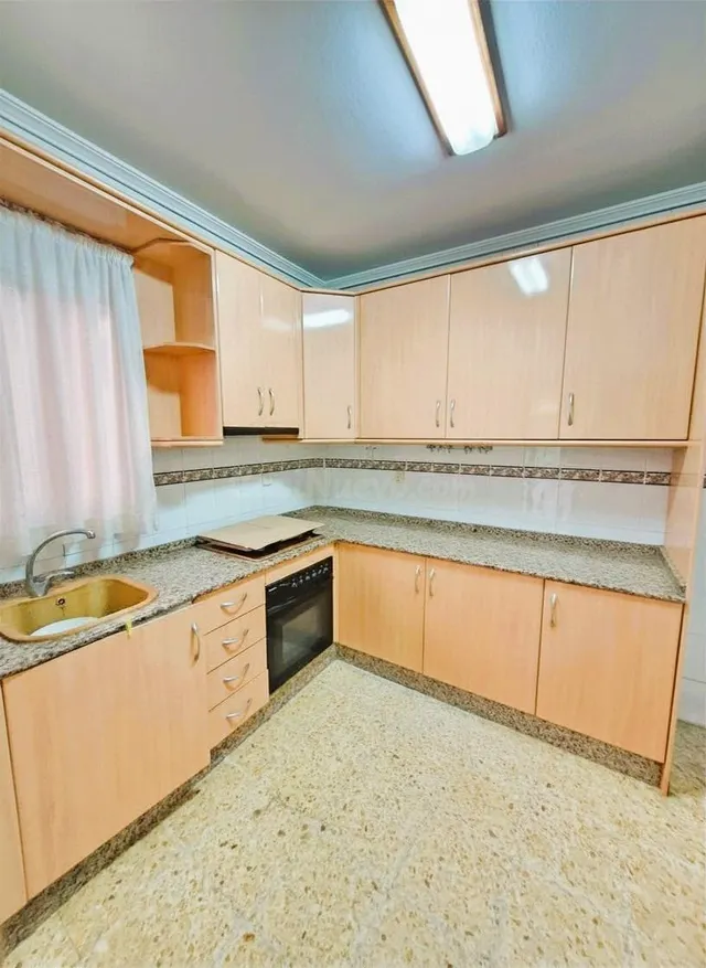 Vivienda independiente con dos alturas en Barrio del Cristo 