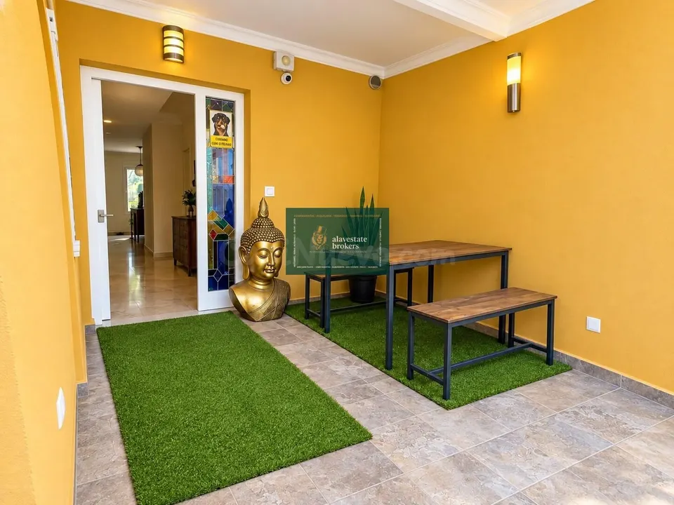 BUNGALOW CON BUHARDILLA EN PLAYA DE SAN JUAN