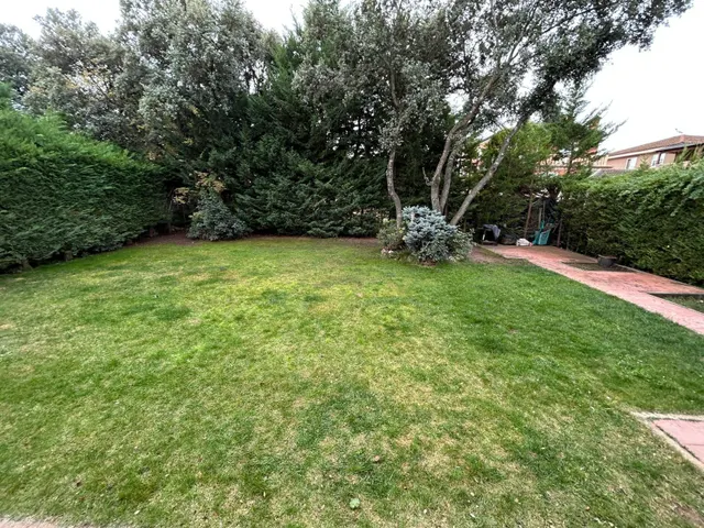 CHALET INDEPENDIENTE EN UNA PLANTA — 40