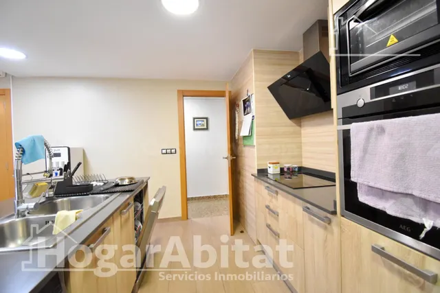 ¡CENTRO DE GANDIA! MUY AMPLIO Y SEMIREFORMADO CON BALCÓN Y A - foto 5