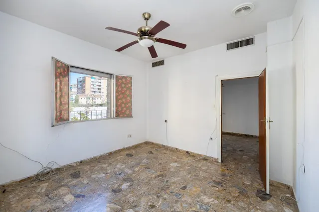 Edificio con gran potencial de desarrollo residencial en Zaidín – Granada — 28