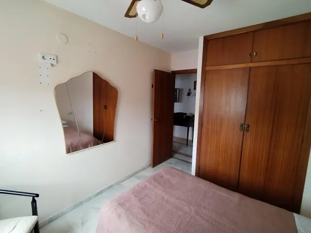 Apartamento de esquina con 2 dormitorios y terraza acristlada en 1 Linea playa Levante. — 17