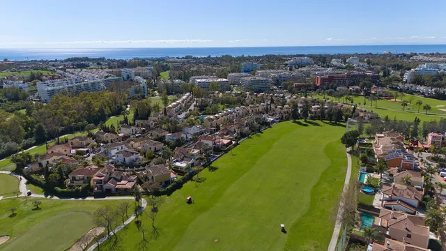 Chalet 5 habitaciones 418m² en venta - Marbella — 46