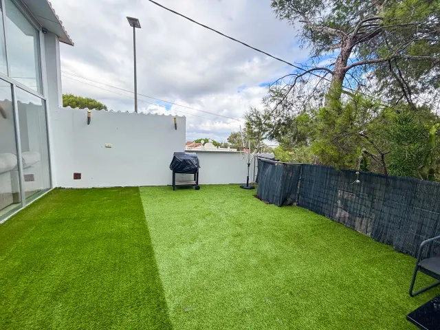 Villa de 6 dormitorios y 4 baños en Jacarilla (Alicante) — 43
