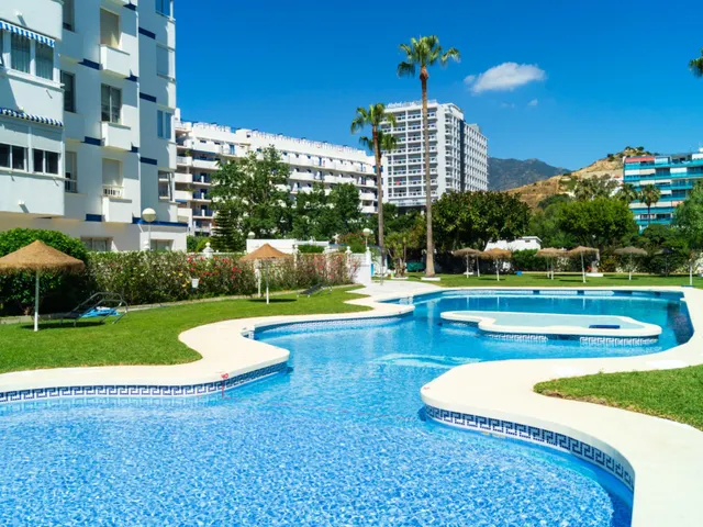 Vivienda en Benalmádena Costa a 50 metros de la playa, con vistas al mar — 16