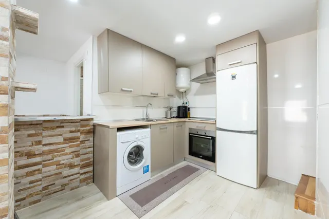 CASA ADOSADA DE PUEBLO REFORMADA EN PLEAHUSTAN 4 habitaciones, BAÑO Y CHIMENEA. — 9