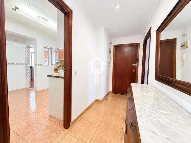 PISO EN VENTA EN ALICANTE. ZONA DE LA FLORIDA. 134m2 CON 4 habitaciones DOBLES, 2 BAÑOS COMPLETOS, TERCERA PLANTA CON ASCNESOR, TERRAZA Y DESPENSA. — 11