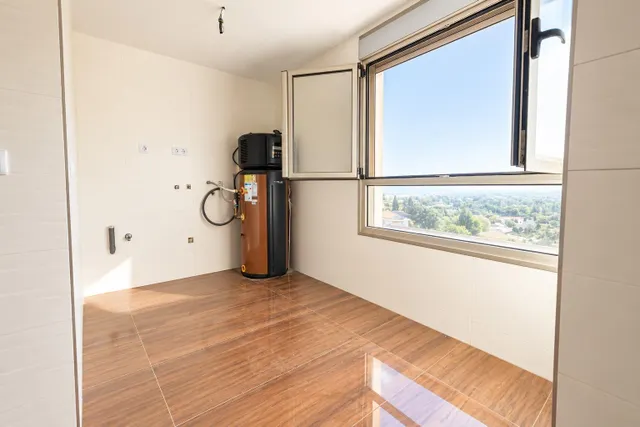 Piso Junto a Esquina del Convento — 12
