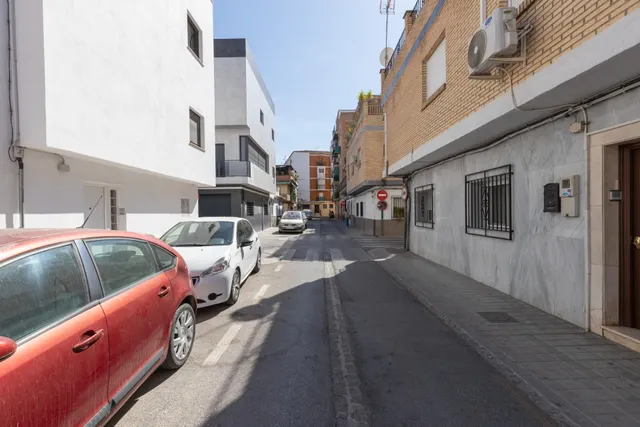 SE VENDE CASA SOLAR EN CALLE GUADALAJARA, EN EL ZAIDÍN. — 13