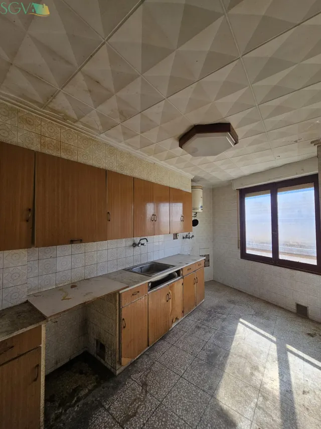 SE VENDE CUARTO PISO EN EL CENTRO DE NOVELDA - ALICANTE