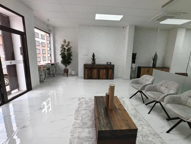 Local comercial 120m² en venta - Pueblo 8 — 6