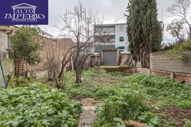 Casa con Parcela a Reformar en Granada — 11