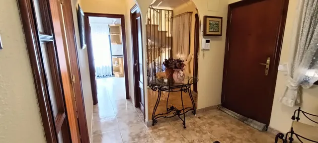 Gran chalet independiente de 3 plantas con dos viviendas y piscina — 24