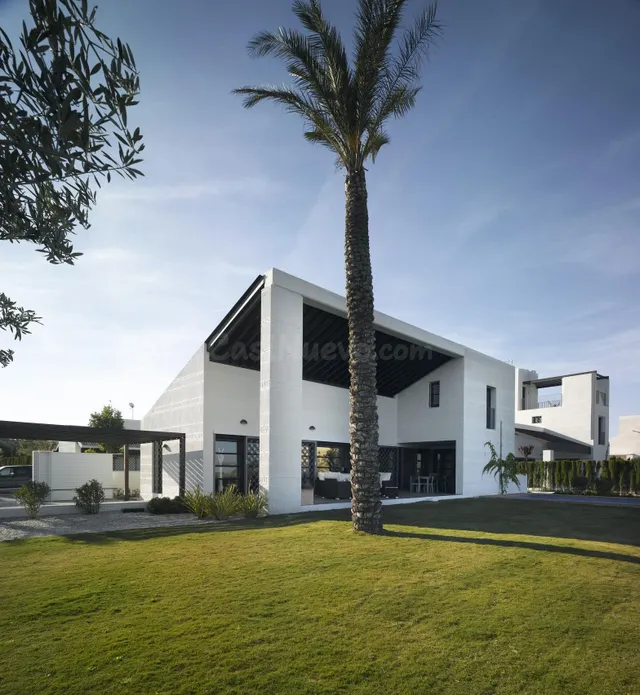 Elegantes villas independientes con piscina privada en Peral