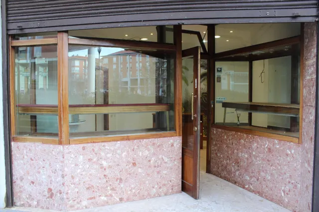 LOCAL EN LA PLAZA SAGASTIEDER — 9