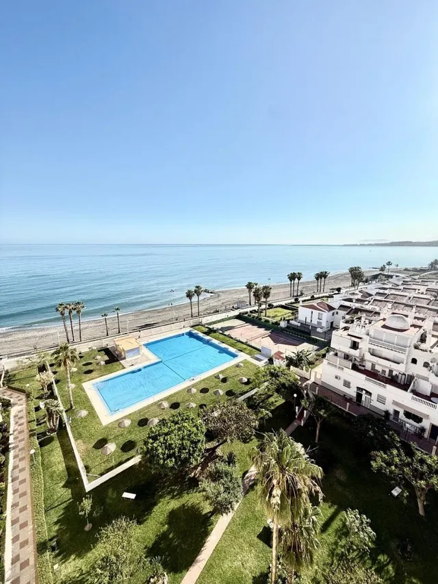 Exclusivo Ático en Playa Mezquitilla - foto 2