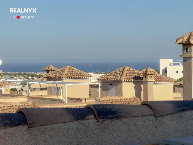 Orihuela Costa! Impresionante Villa Mediterranea con generosa parcela y amplias terrazas + Solarium privado con vistas panorámicas y piscina privada — 50