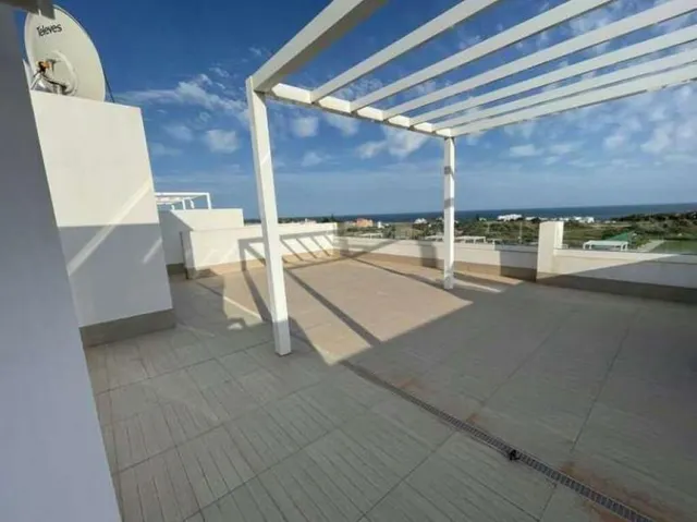 ESPECTACULAR ÁTICO CON VISTAS AL MAR EN ESTEPONA, ¡NO SE LO  - foto 5