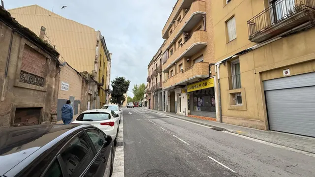 Piso 3 plantas en Igualada: inversión con potencial - foto 2