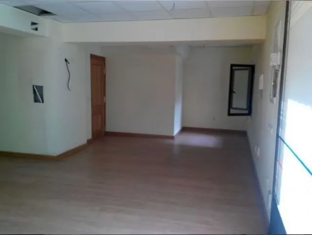 OFICINAS ACONDICIONADAS EN VENTA, ACTUALMENTE CON INQUILINO. — 6