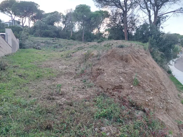 CALONGE: FANTASTICA PARCELA DE 588 M2 PARA CONSTRUIR LA CASA - foto 2