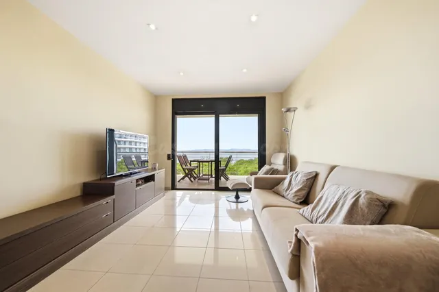 Apartamento en primera línea de mar en Santa Margarita - foto 3