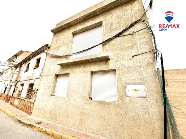 SE VENDE CASA EN CONSTRUCCIÓN EN CÚLLAR-BAZA (GRANADA) - foto 2