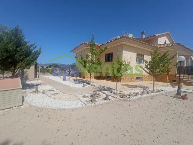 Chalet El Campillo — 2