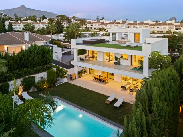 Chalet 5 habitaciones 517m² en venta - Marbella — 46