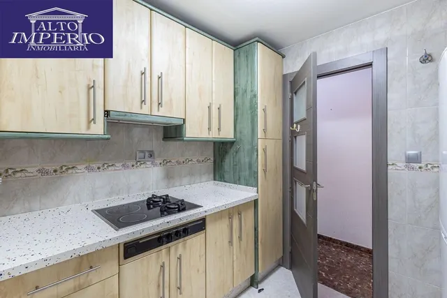 PISO CON GARAJE EN ALBOLOTE — 9
