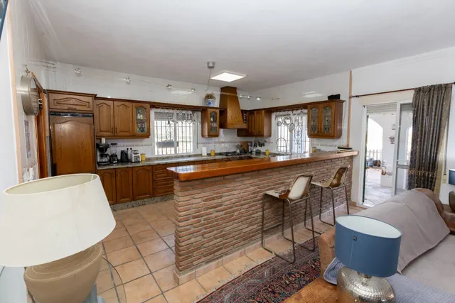 Espectacular chalet de 300 m2 con piscina privada en Camino de los Solanos, Alhaurín de la Torre — 7