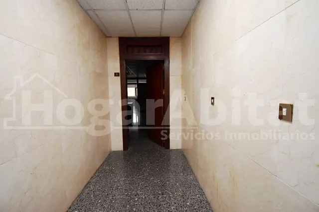 DESPACHO CON 3 ESTANCIAS CERCA DEL PARQUE RIBALTA — 31