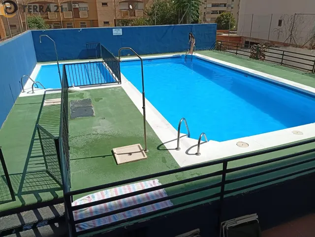 Habitación en alquiler para chica estudiante junto a la Universidad — 12