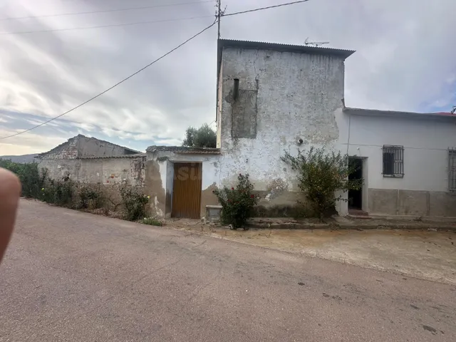 SE VENDE CASA DE CAMPO DE 246M2 Y TERRENO DE 6200M2 DE CULTI - foto 3